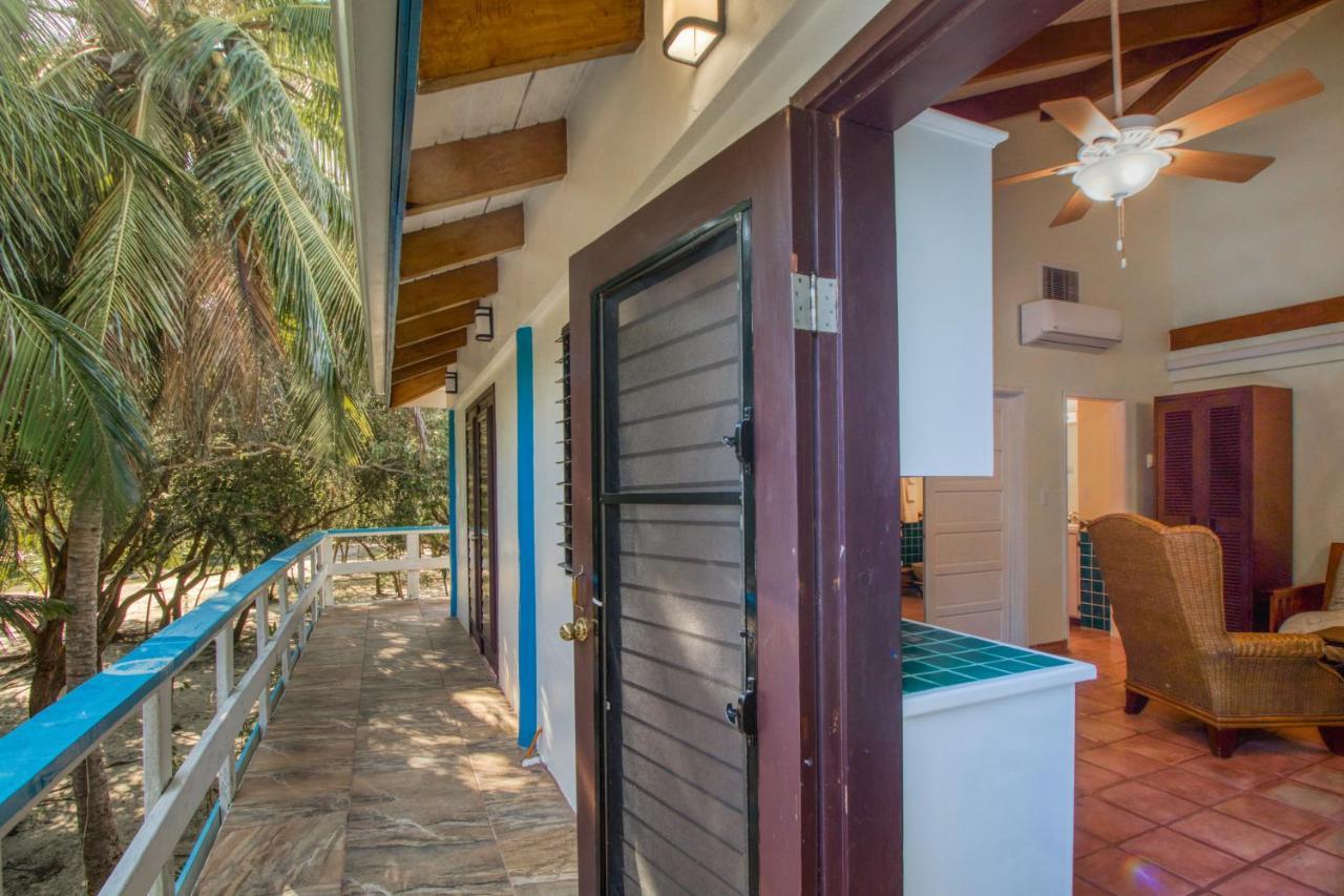 Condo #27 @ Beachside Villas Dangriga Exterior foto